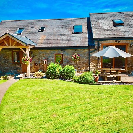 Beudy Bach Bed and Breakfast Cross Hands Εξωτερικό φωτογραφία