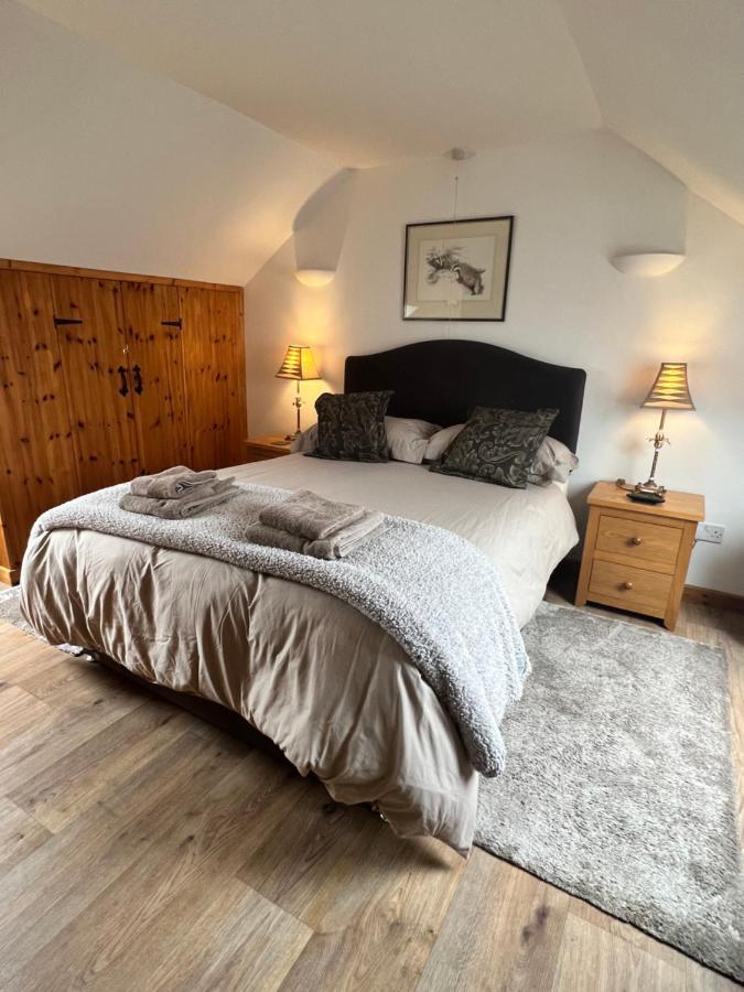 Beudy Bach Bed and Breakfast Cross Hands Εξωτερικό φωτογραφία