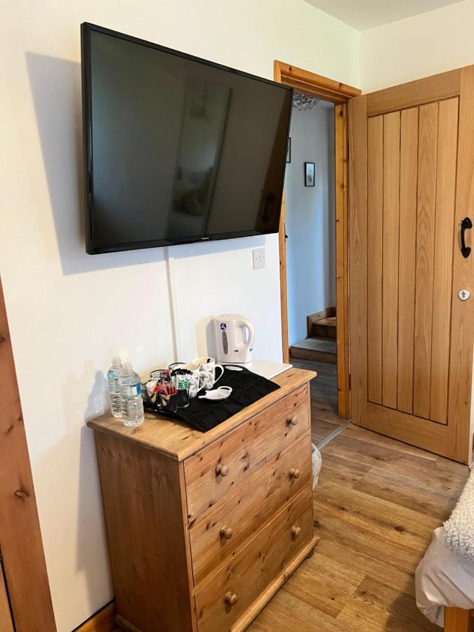 Beudy Bach Bed and Breakfast Cross Hands Εξωτερικό φωτογραφία