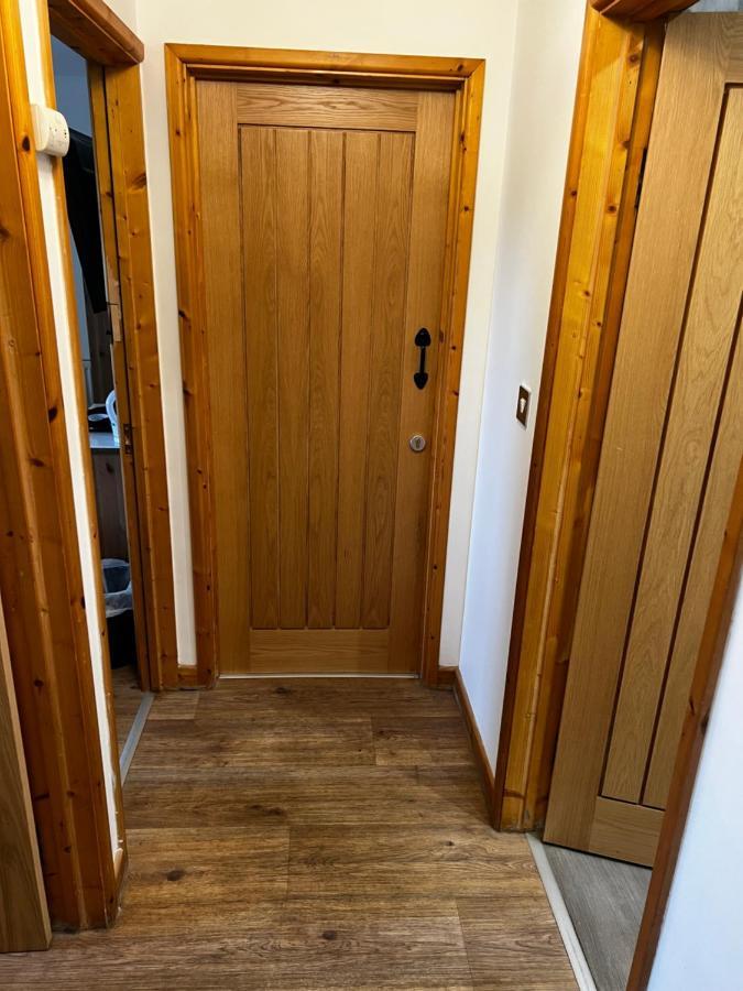 Beudy Bach Bed and Breakfast Cross Hands Εξωτερικό φωτογραφία