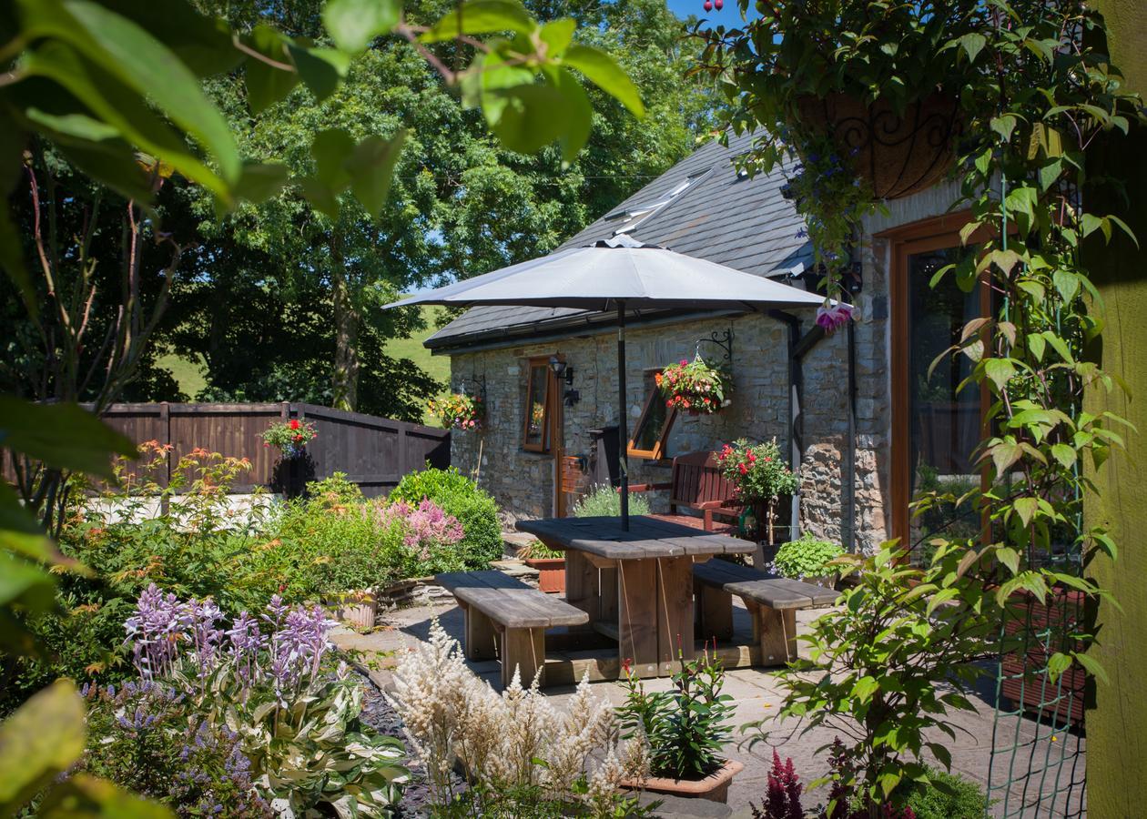 Beudy Bach Bed and Breakfast Cross Hands Εξωτερικό φωτογραφία
